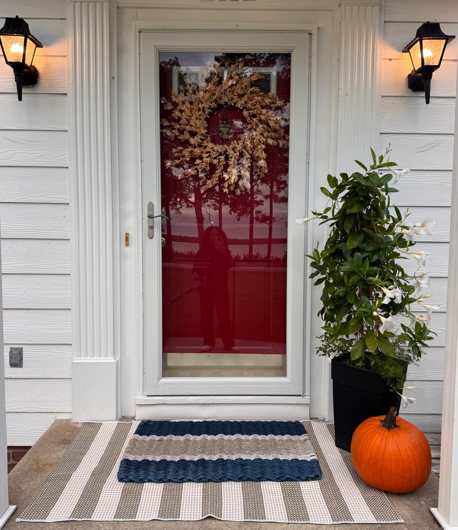 Simple front door Fall Decor 🍁🍁🍂🍂
#ltkhome


#LTKSeasonal #LTKFindsUnder50