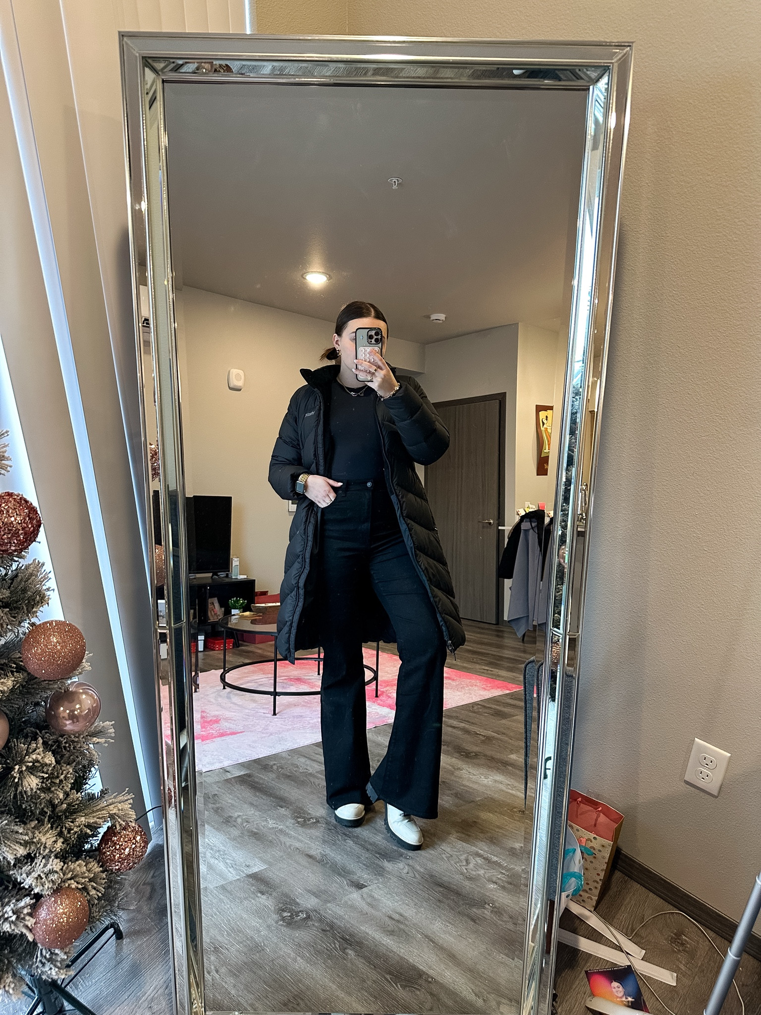 How to style snow boots for winter! Featuring white snow shoes and the best winter parka for snow!

I’m wearing a size L coat, size M bodysuit, size 31 jeans and size 9 boots

#LTKStyleTip #LTKSeasonal #LTKMidsize