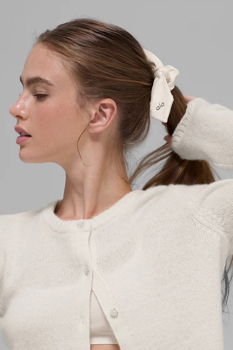 Airlift Rhythm Scrunchie - Ivory | Alo Yoga (US)