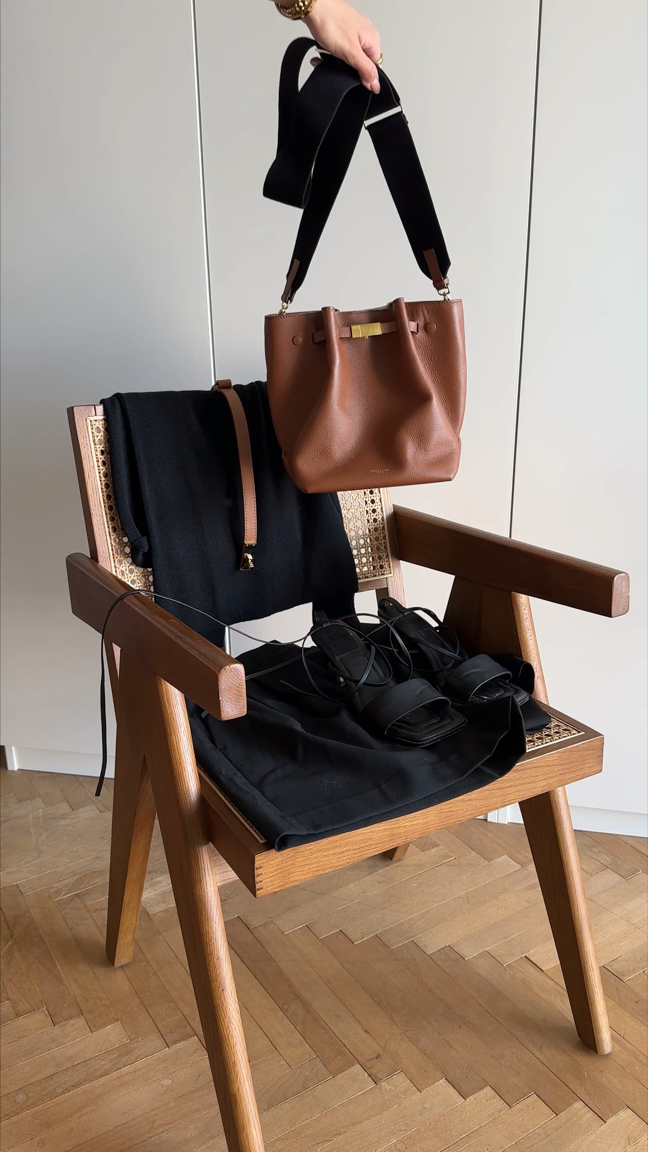 GRWM for a coffee date - all black pre fall outfit idea 🖤 

#LTKeurope #LTKautumn #LTKstyletip