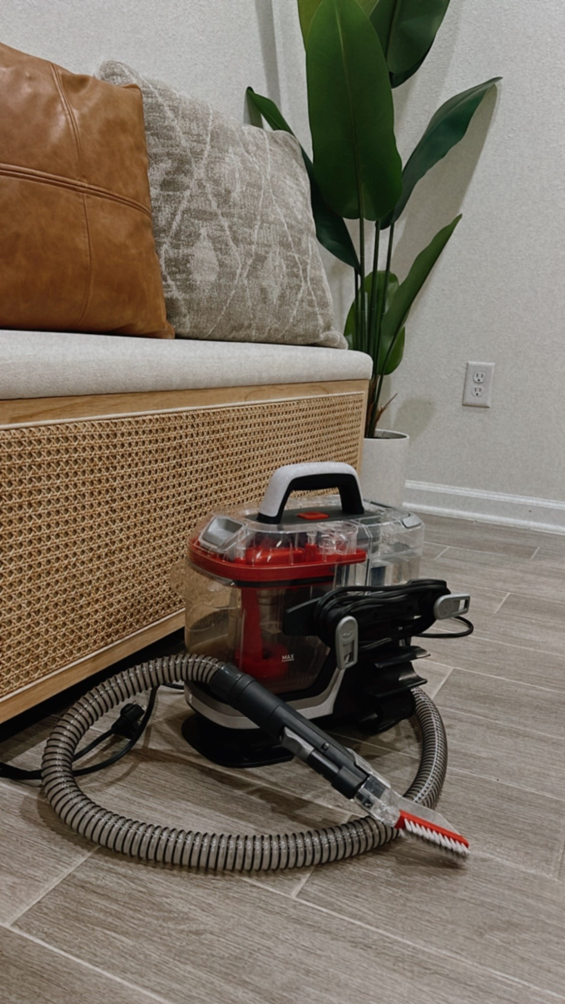 Cleaning tools cleaning gadgets carpet cleaner vacuum Dyson shop vac 