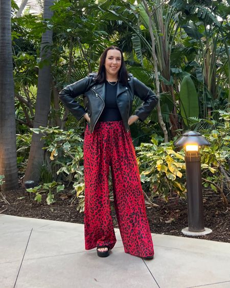 Vacation look / red leopard print trousers / vacation outfit / resort outfit 
