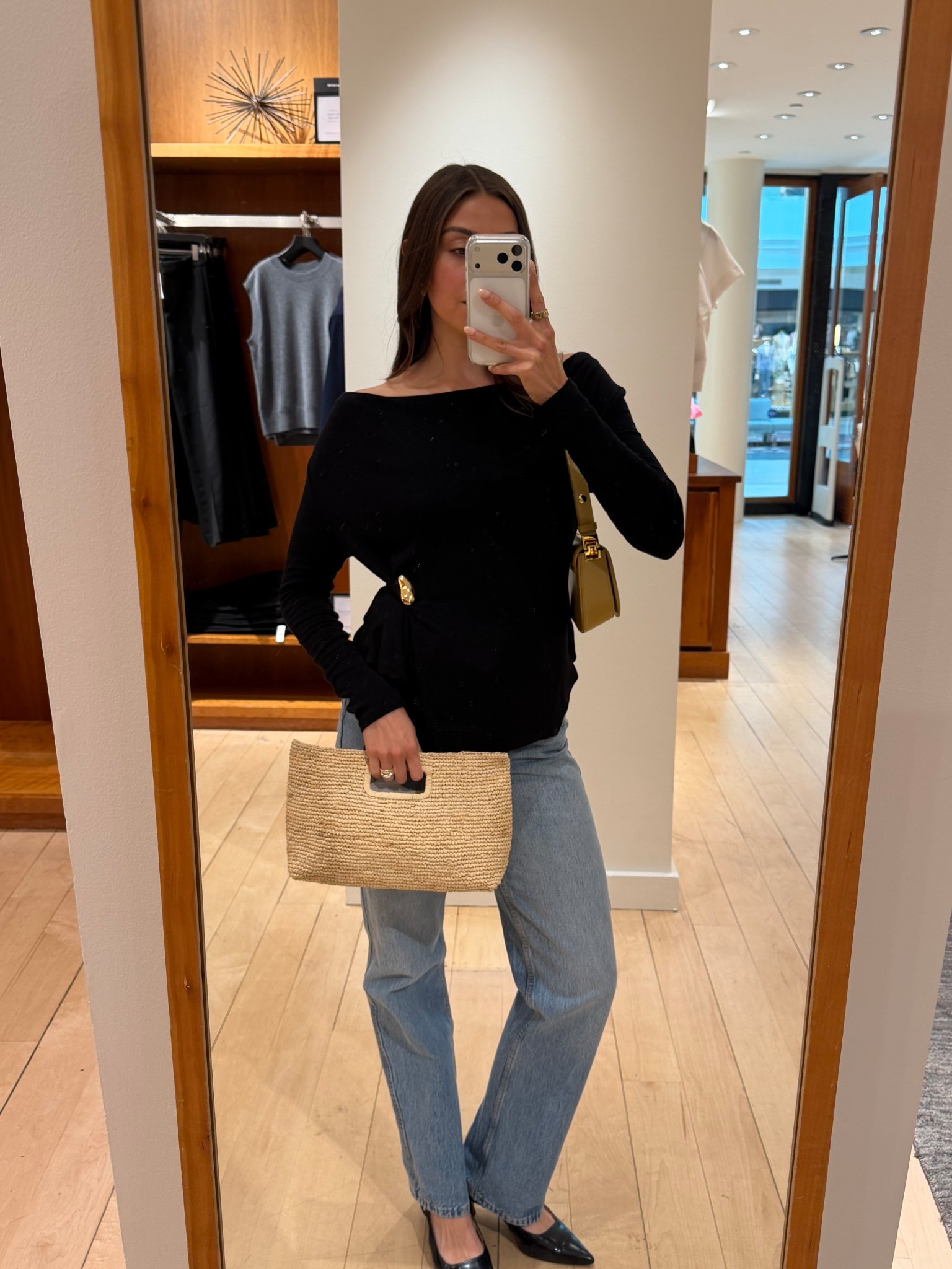 raffia bag i bought at jcrew last night! perfect for my upcoming trip next week 🤭