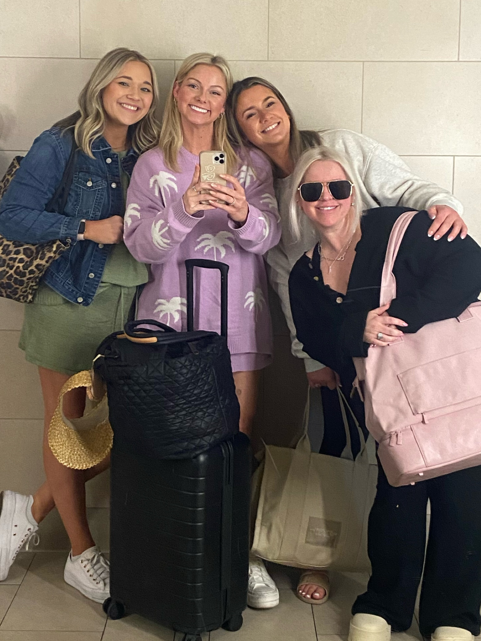 Vacation Outfit: The Perfect Travel Set and Airport Outfit