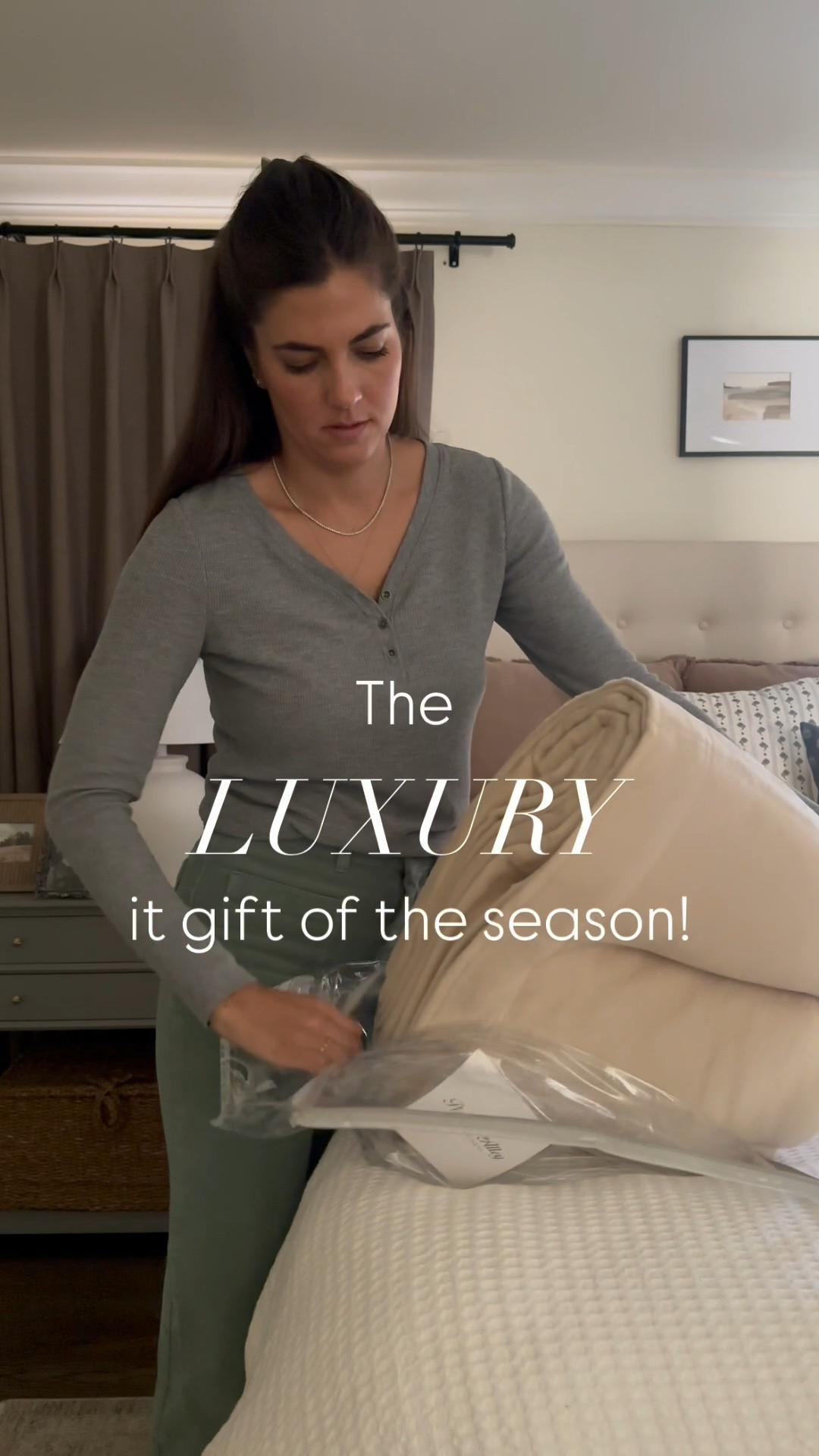 Give the gift of luxury! 

The framed blanket from Peacock Ally is the gift to give this season! This luxury super soft all seasons blanket is perfect for anyone on your list you don’t know what to get! 

Use code LTKB20 for 20% off all blankets and throws! 

#peacockallypartner

#LTKHome #LTKHoliday #LTKGiftGuide