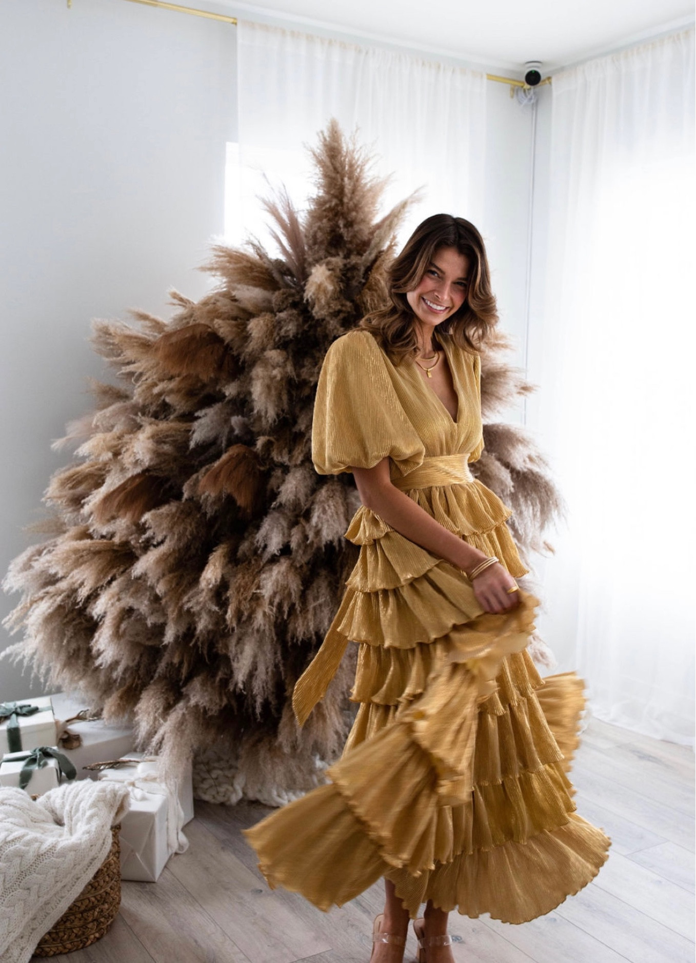 holiday dress must have!!! 

#LTKGiftGuide #LTKHoliday #LTKSeasonal