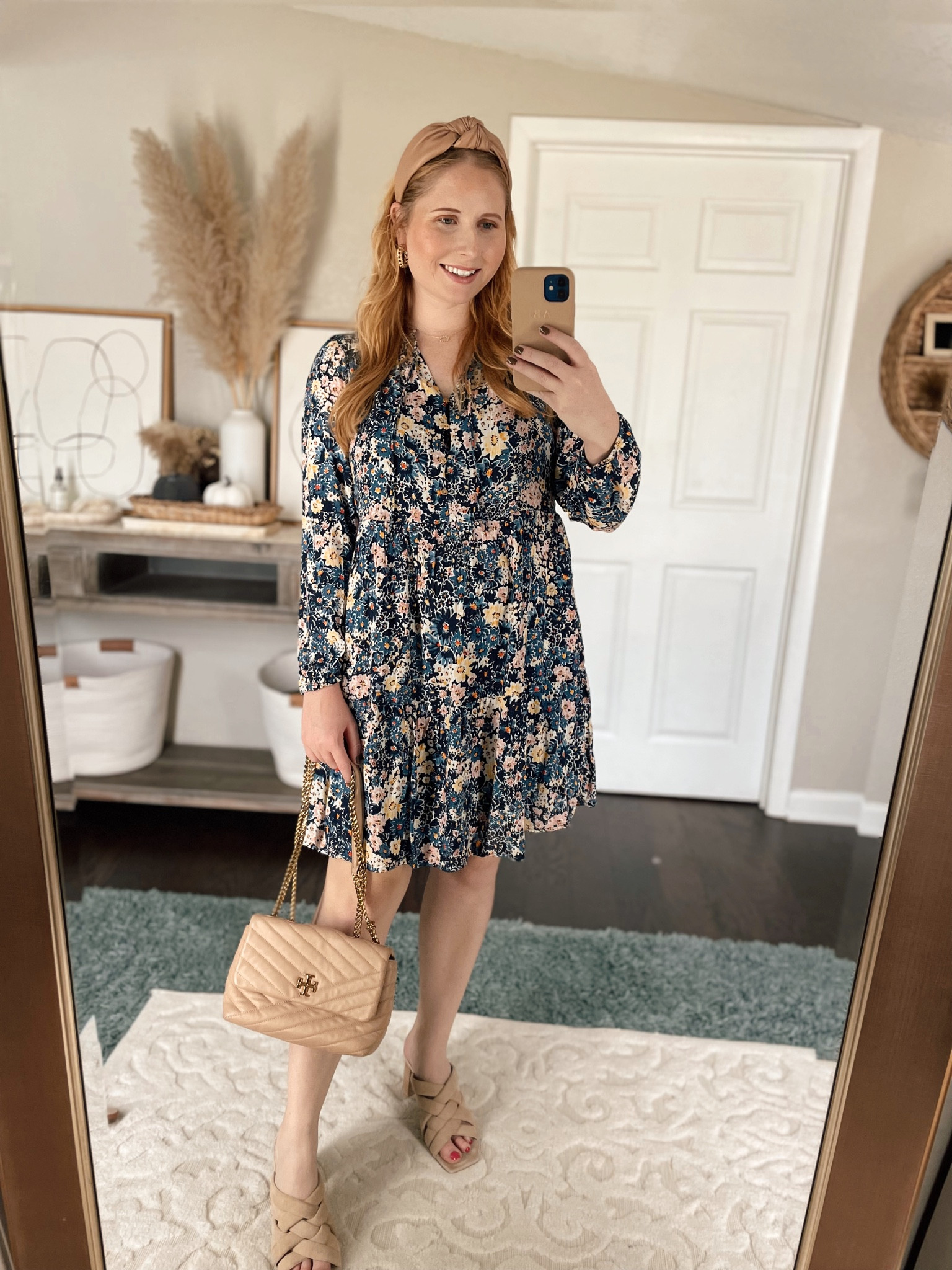 LOFT DRESS // size down, wearing Small here. Now 30% off with code: YAY - #loft #loveloft #lofthaul #falldress

Fall outfits
Teacher outfits
Teacher dress
Fall dress
Fall mini dress
Floral dress


#LTKsalealert #LTKunder100 #LTKworkwear