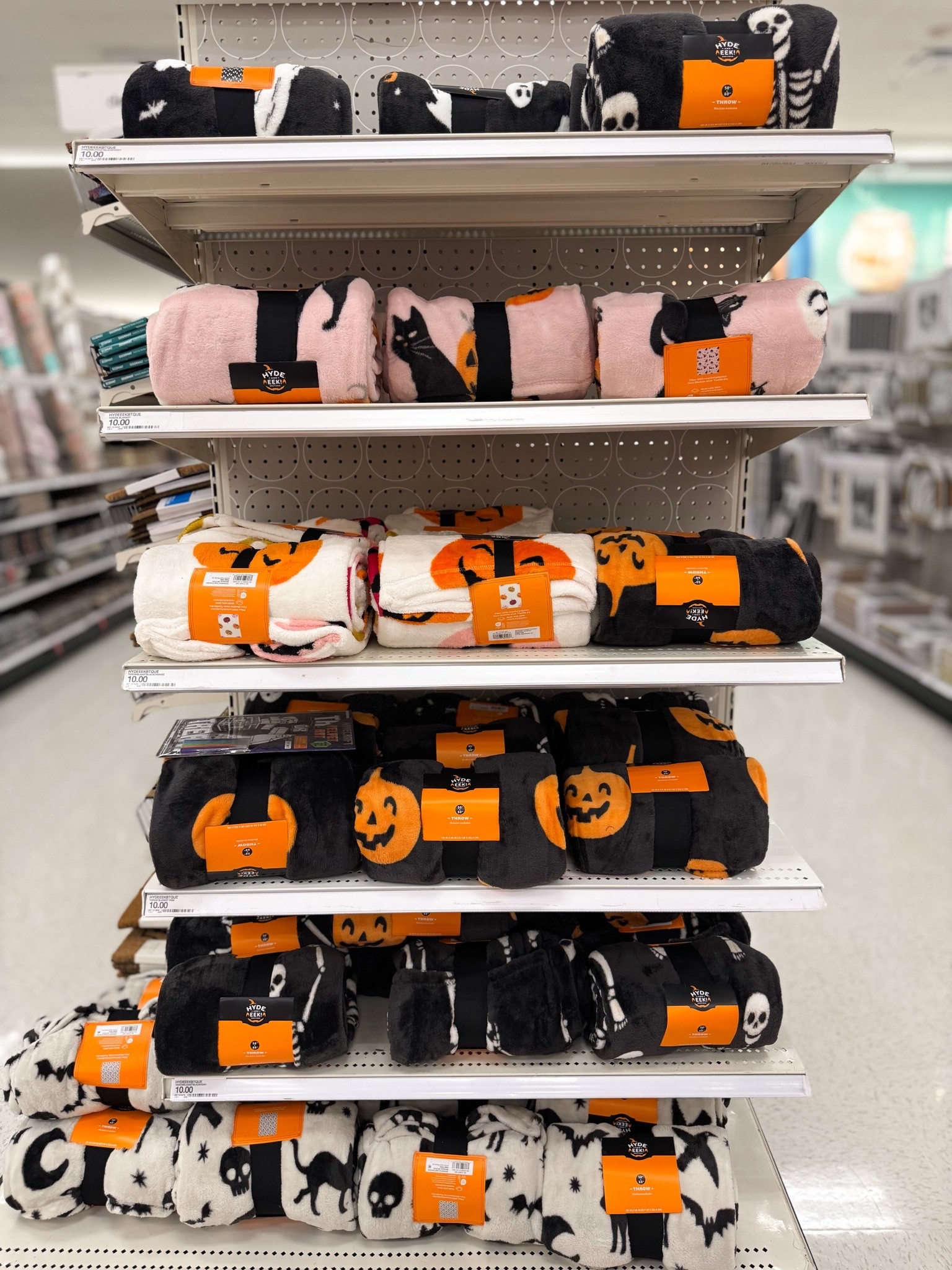 $10 Halloween throws!

Target finds, target style

#LTKSaleAlert #LTKHome