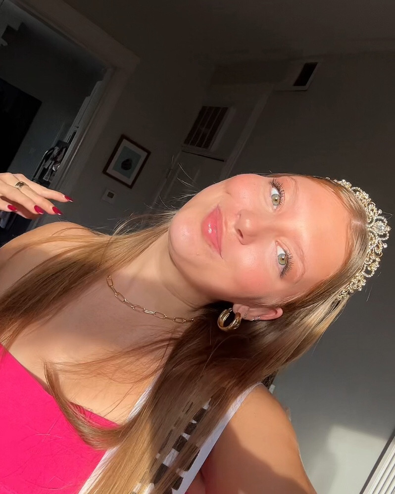 on today’s episode of undercover boss #misscongeniality 

#LTKFindsUnder50 #LTKSeasonal #LTKFestival