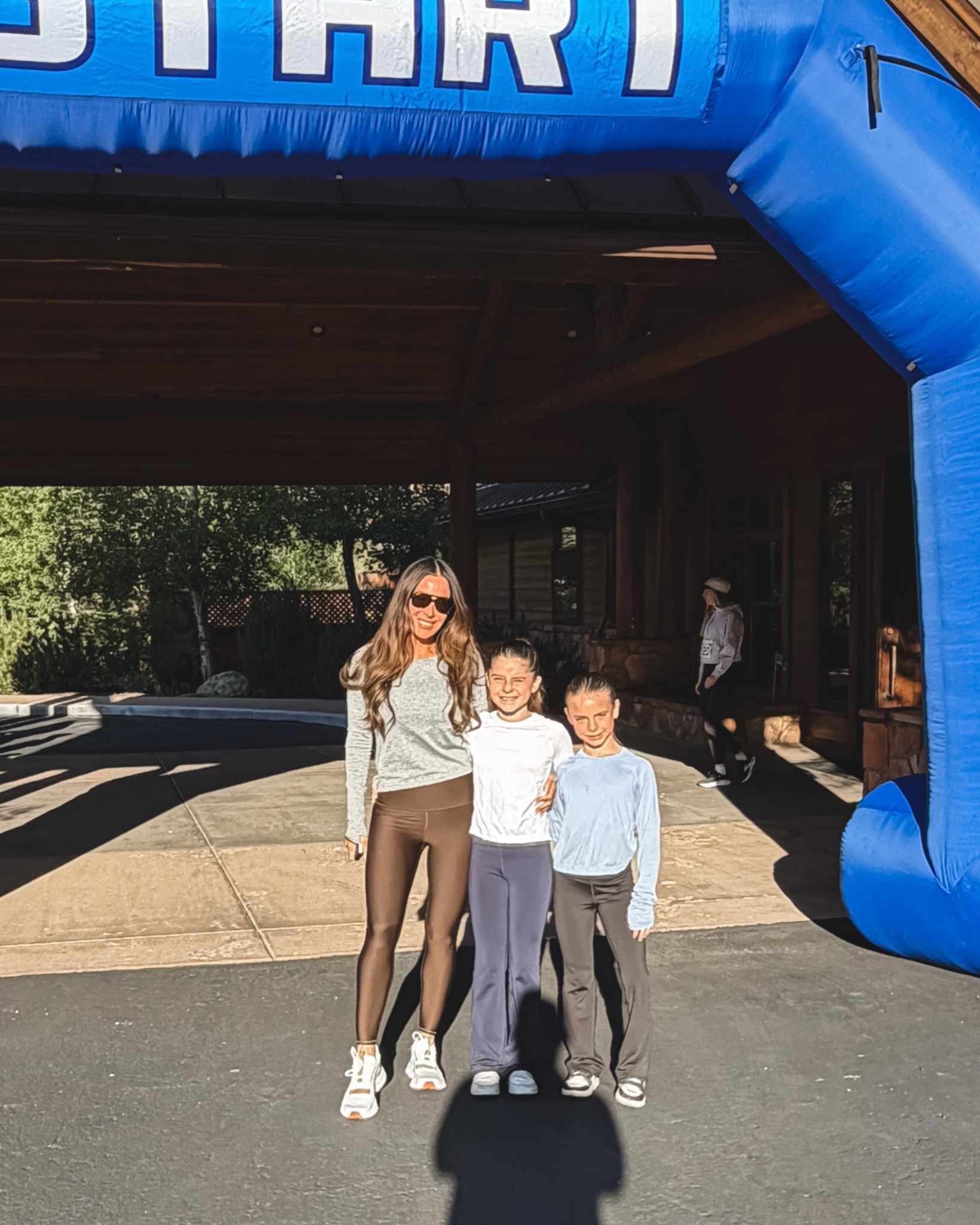 Ootd …5k run
These leggings have the best compression sz xs (color espresso) sun was lightening the colors
Sz 6 in long sleeve and 8 in sports bra
Sneakers tts

#LTKfitnessgoals #LTKmomlife #LTKActive