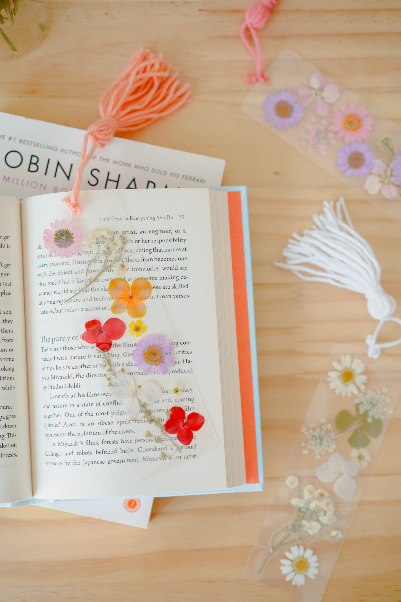 Make your own DIY Pressed Flower Bookmarks!🌸

Did you know that each letter unit in our Nature Alphabet Guide includes four themed crafts and activities, complete with step by step photo instructions! Some, like this one, even have video tutorials too!

Head to our website www.MorningsTogether.com to learn more about our Complete Nature Alphabet Guide. 

#LTKdiy #LTKcrafts 

 #LTKSeasonal #LTKKids #LTKFamily