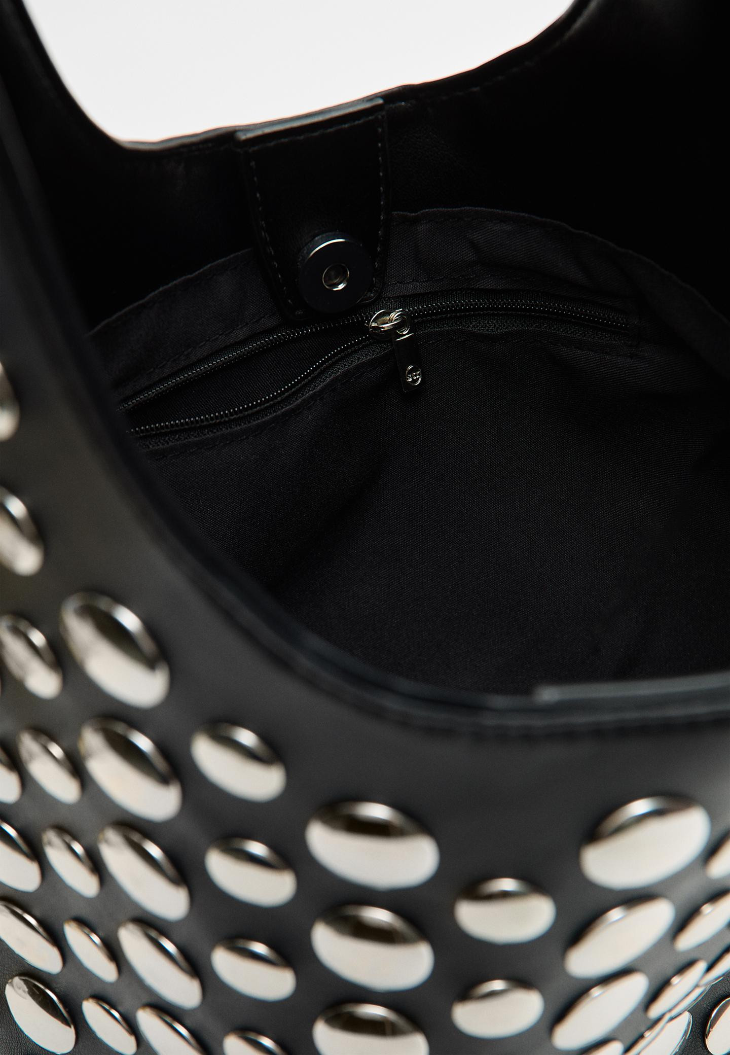 Studded shoulder bag | Stradivarius (UK)