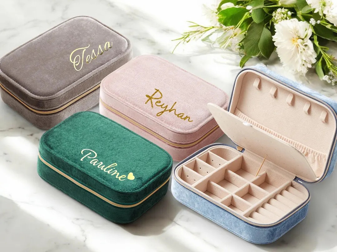 Personalisierte Schmuckkästchen aus Samt, Schmuckschatulle mit Namen, Schmuckbox mit Reißversch... | Etsy (US)