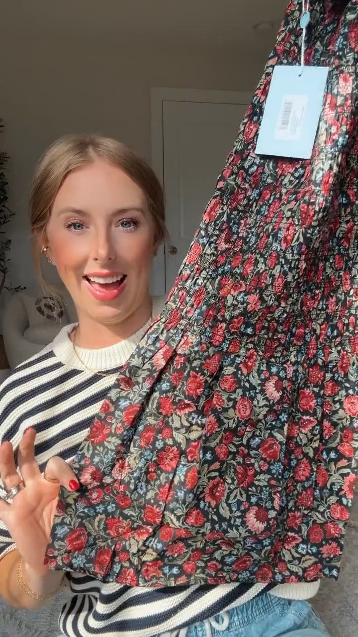 This @hillhouse dress is stunning! The prettiest fall floral print. Can’t wait to style it