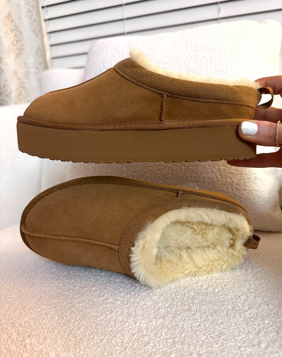 New $20 UGG look a-likes! I would recommend sizing up one if in-between sizes! 





#walmart #walmartfashion #walmartstyle #walmartfinds #walmarthaul #uggdupe #uggclassicclippers #tasman #platformslippers #houseshoes #platform #fallfashion #fallstyle 

#LTKshoecrush #LTKunder100 #LTKunder50