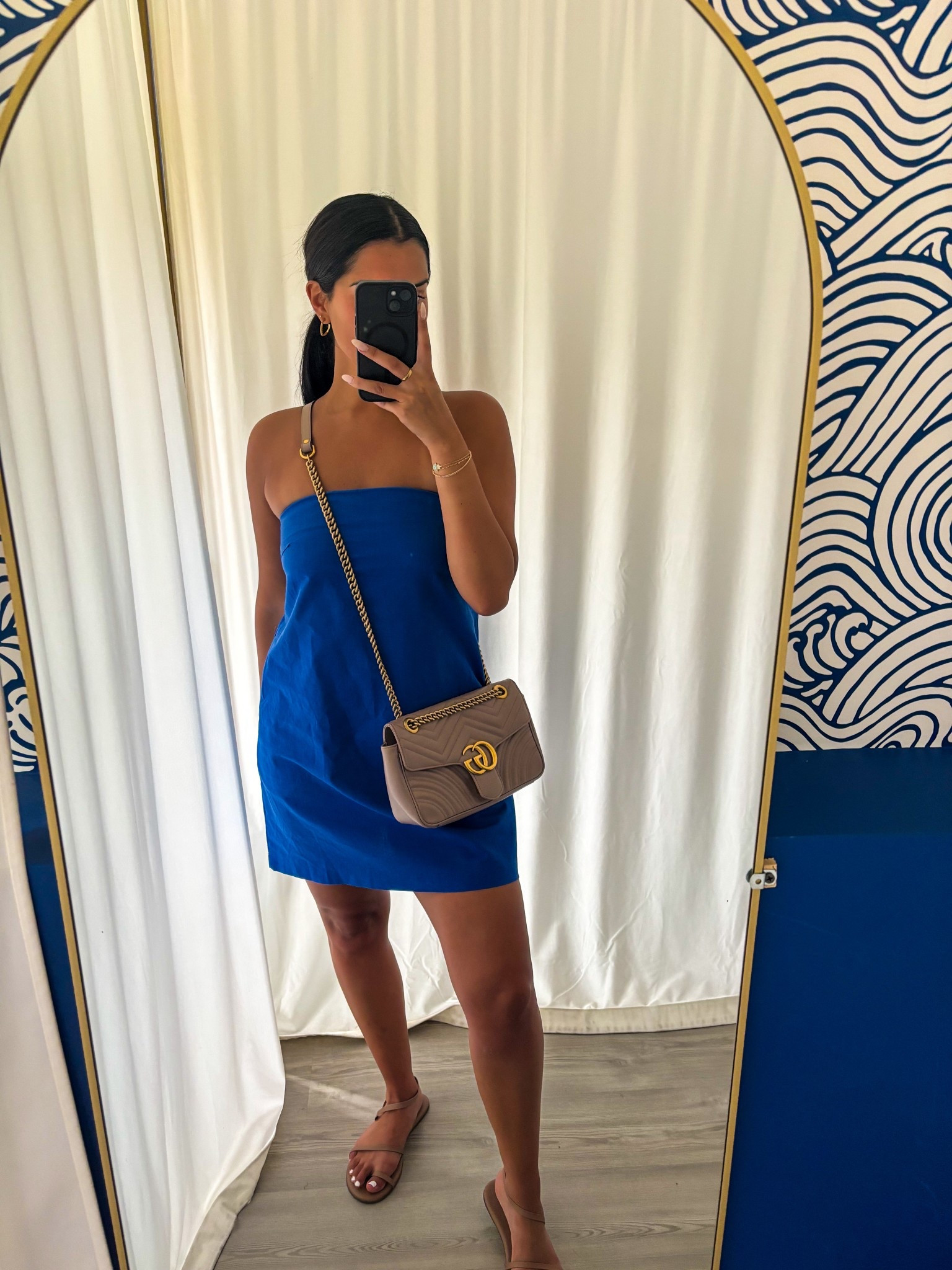This dress is super comfortable and has pockets but not the pockets that make you look wide IYKYK🫶🏼

It comes in 7 color options !

Amazon Dress
LDW
BRUNCH FIT
WEEKEND FIT 
AMAZON FAVORITES
FITS UNDER $40


#LTKFindsUnder50 #LTKStyleTip #LTKU