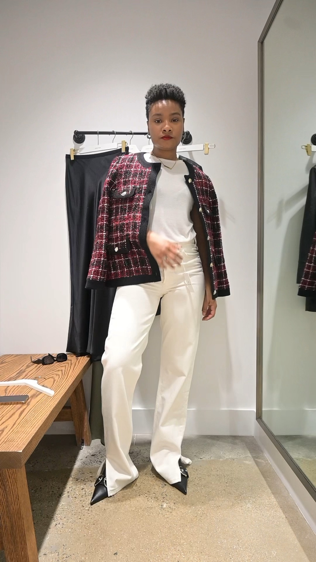 This blazer is versatile enough to pair with jeans and a t-shirt! 

#falloutfits #traveloutfit

#LTKSeasonal #LTKVideo #LTKstyletip