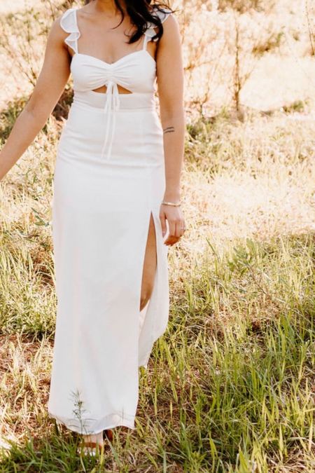 This white dress is perfect for outdoor engagement photos!

Engagement photo dress, engagement photoshoot, summer engagement photoshoot, engagement pictures, white two piece set, two piece set with skirt and crop top

#LTKunder100 #LTKU #LTKFind