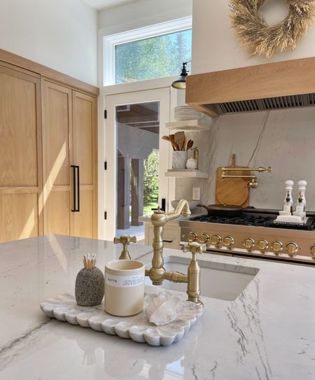 HOME \ new marble scalloped tray😍

Kitchen
Decor 

#LTKFindsUnder100 #LTKHome