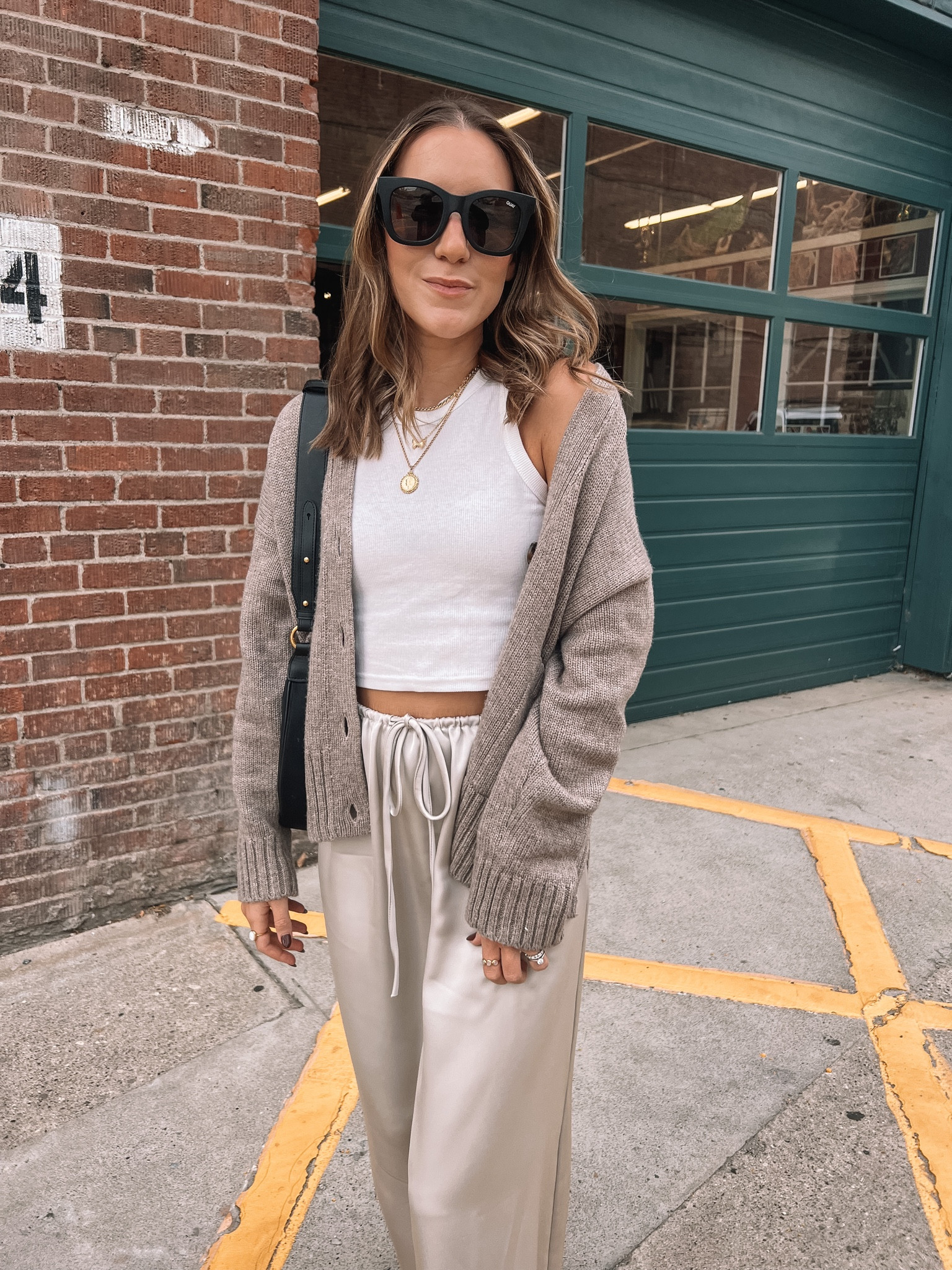 Fall basics from Amazon🍂 wearing a small cardigan, xs tank and small silk drawstring skirt

Amazon fashion / amazon finds / chunky cardigan outfit / quay sunglasses



#LTKfindsunder50 #LTKstyletip