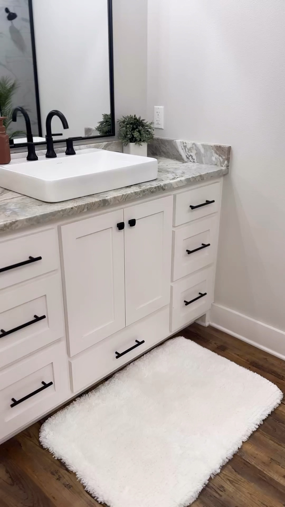 These Hotel luxury bath mats are worth the hype! So soft and full. 5 star luxury!! 

Bath mats | bath rugs | bathroom | master bath | sink | bathtub | home finds | Sam’s Club | top seller bathroom 

#LTKHome #LTKVideo #LTKFindsUnder50