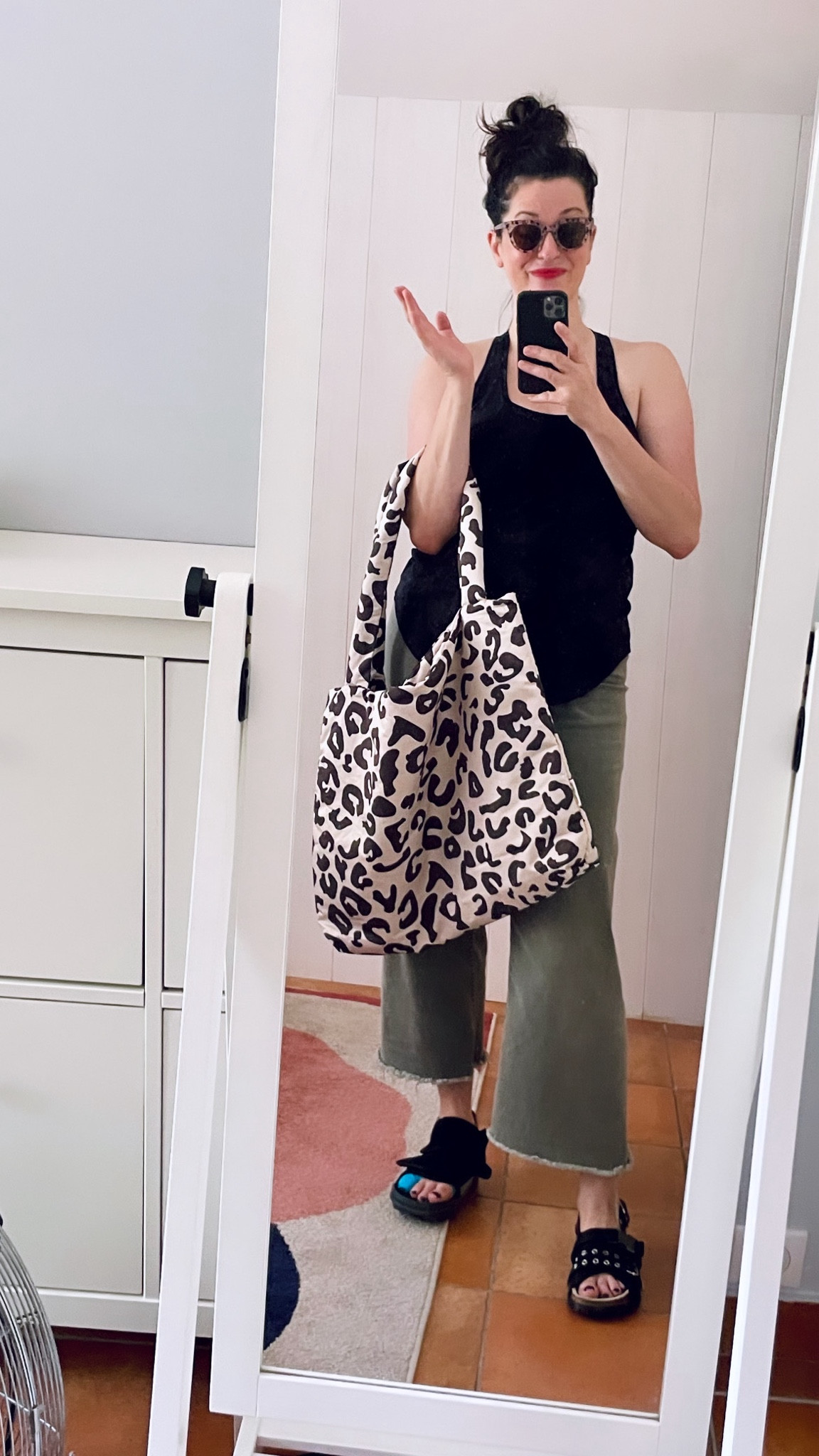• Tortoise sunnies #monoprix (similar, linked)
• Black tank top #crzyoga (linked)
• Leopard print shopping bag #studionoos
• Khaki barrel jeans #kiabi 
• Eyelet sandals #apc x #sacai 
• « Bêtise » Bisou Balm lipstick #Violette_FR

#LTKfrance #LTKsummer #LTKmidsize