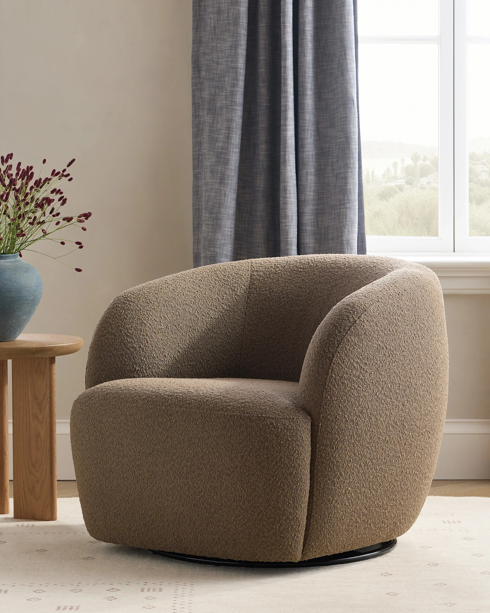 Performance Boucle Swivel Chair | Quince