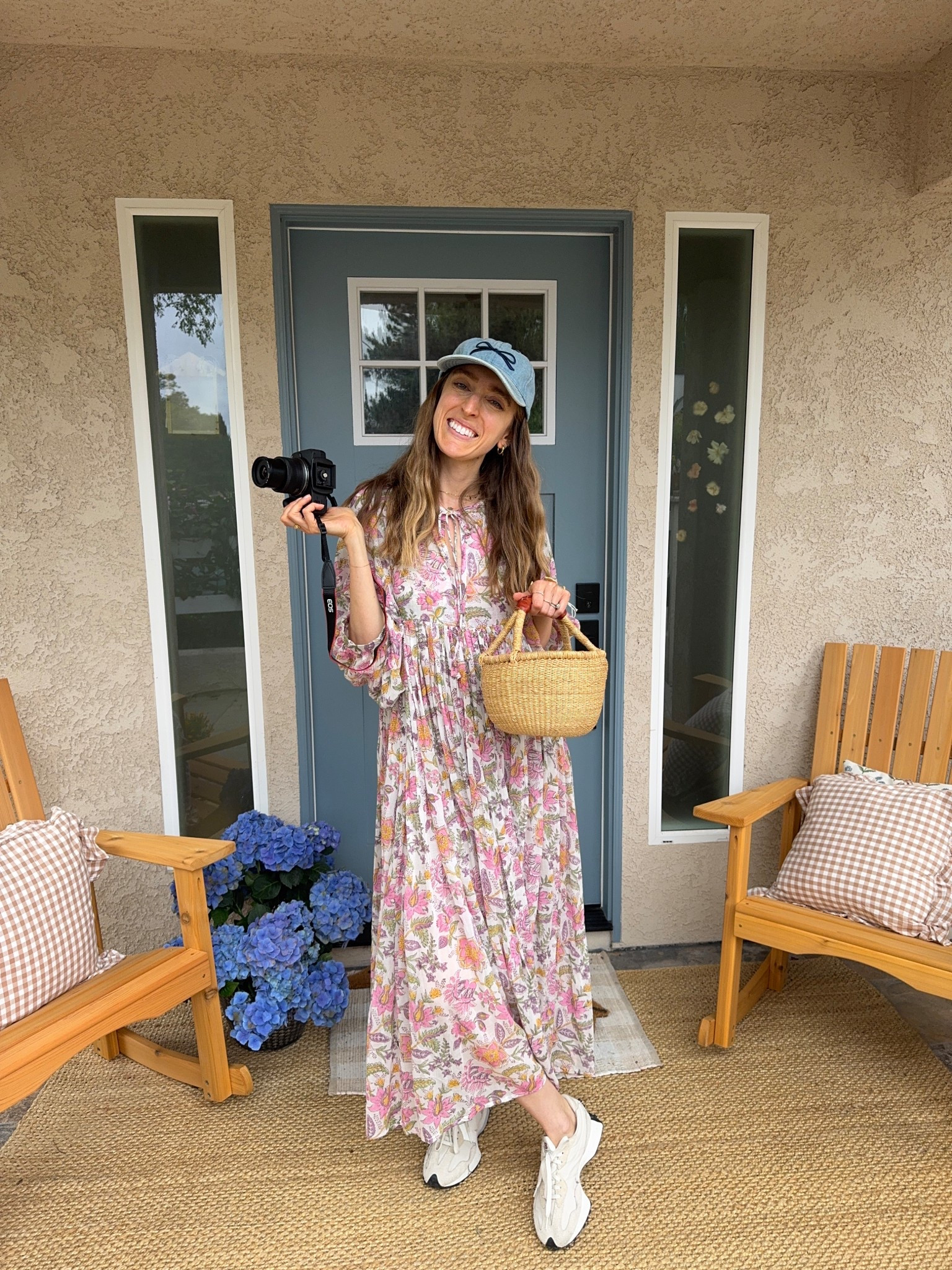 baby girl got a camera again 📸 