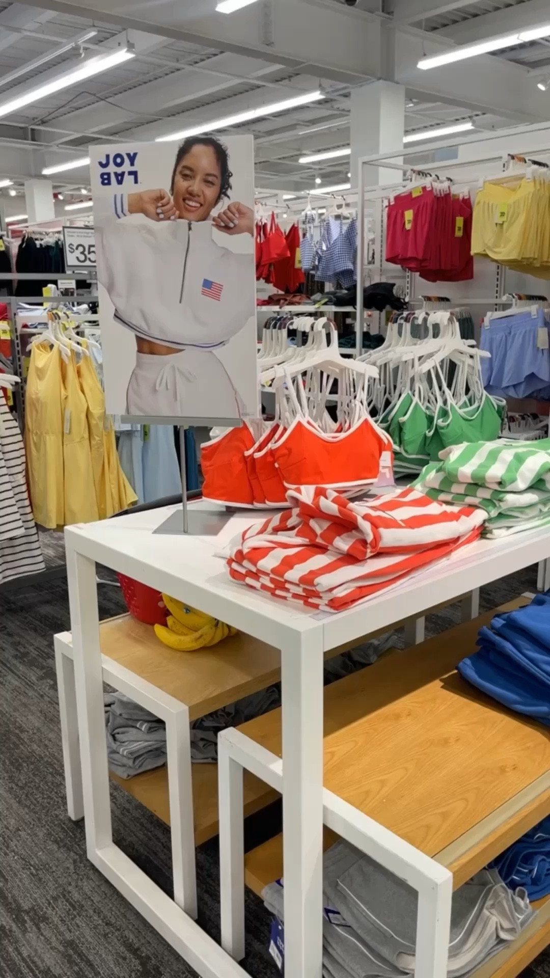I’m obsessed with everything about this Joy Lab drop at Target! Cute patriotic looks, stripes & velour… I want it all!

#target
#joylab
#targetstyle

#LTKStyleTip