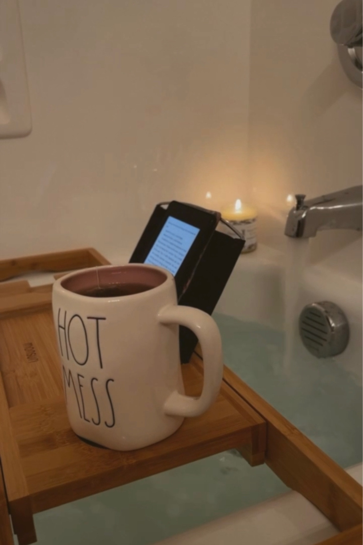 obsessed with this bath tray 🫧