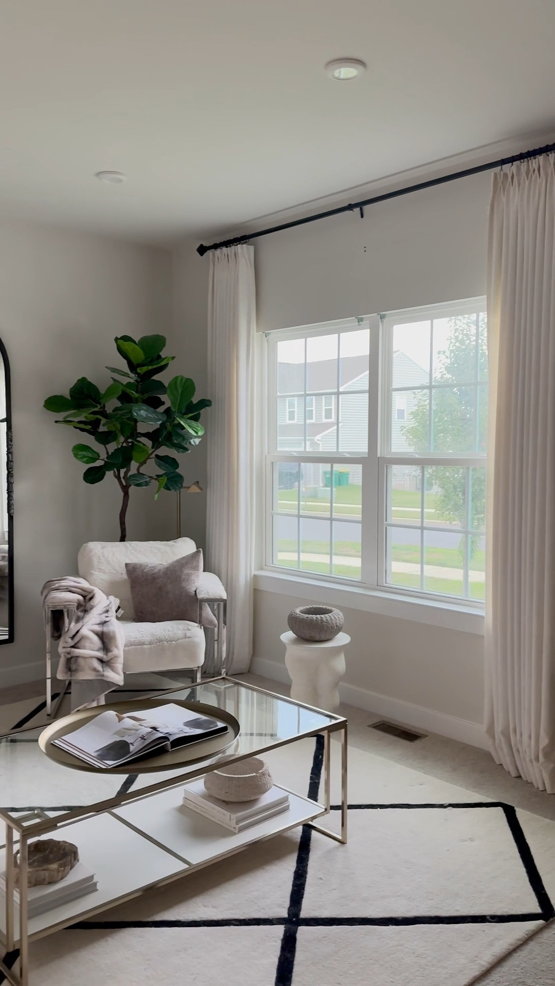Living room finds 

#LTKHome #LTKFindsUnder100 #LTKStyleTip