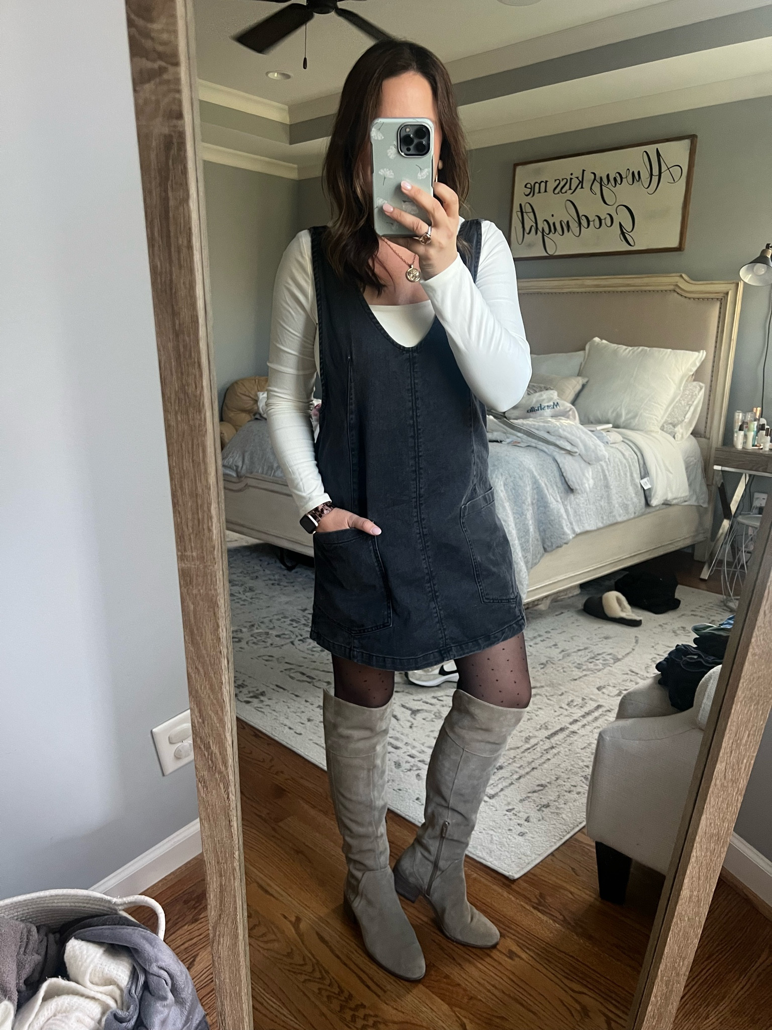 The most flattering jumper. I’m in a size small. 4 color options! 10/10! 

Great pieces to style all year so many ways! 

#LTKFamily #LTKBeauty #LTKStyleTip