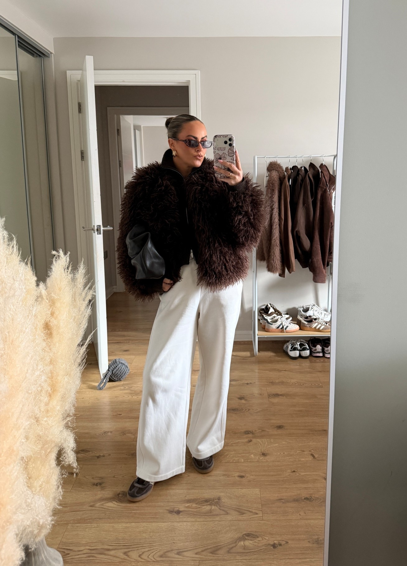Today’s OOTD 🤎

Knitted jacket - large (code SARAHROBERTS for extra money off)
Fur coat - size 12
Joggers are old Zara so can’t link
Bag is old H&M so can’t link 

Lip glass - shade FENTY glow  

#LTKstyletip #LTKuk #LTKspring