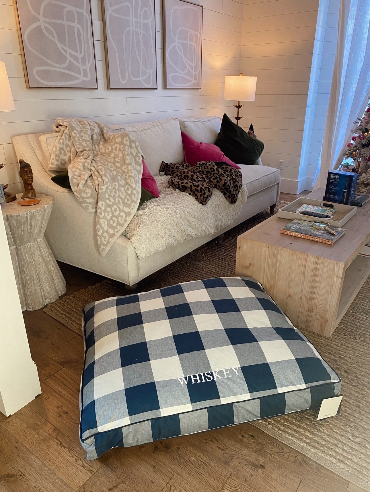 If you need a cut dog bed, this one is gorgeous!! Comes in other colors, too! 

#LTKHome #LTKHoliday