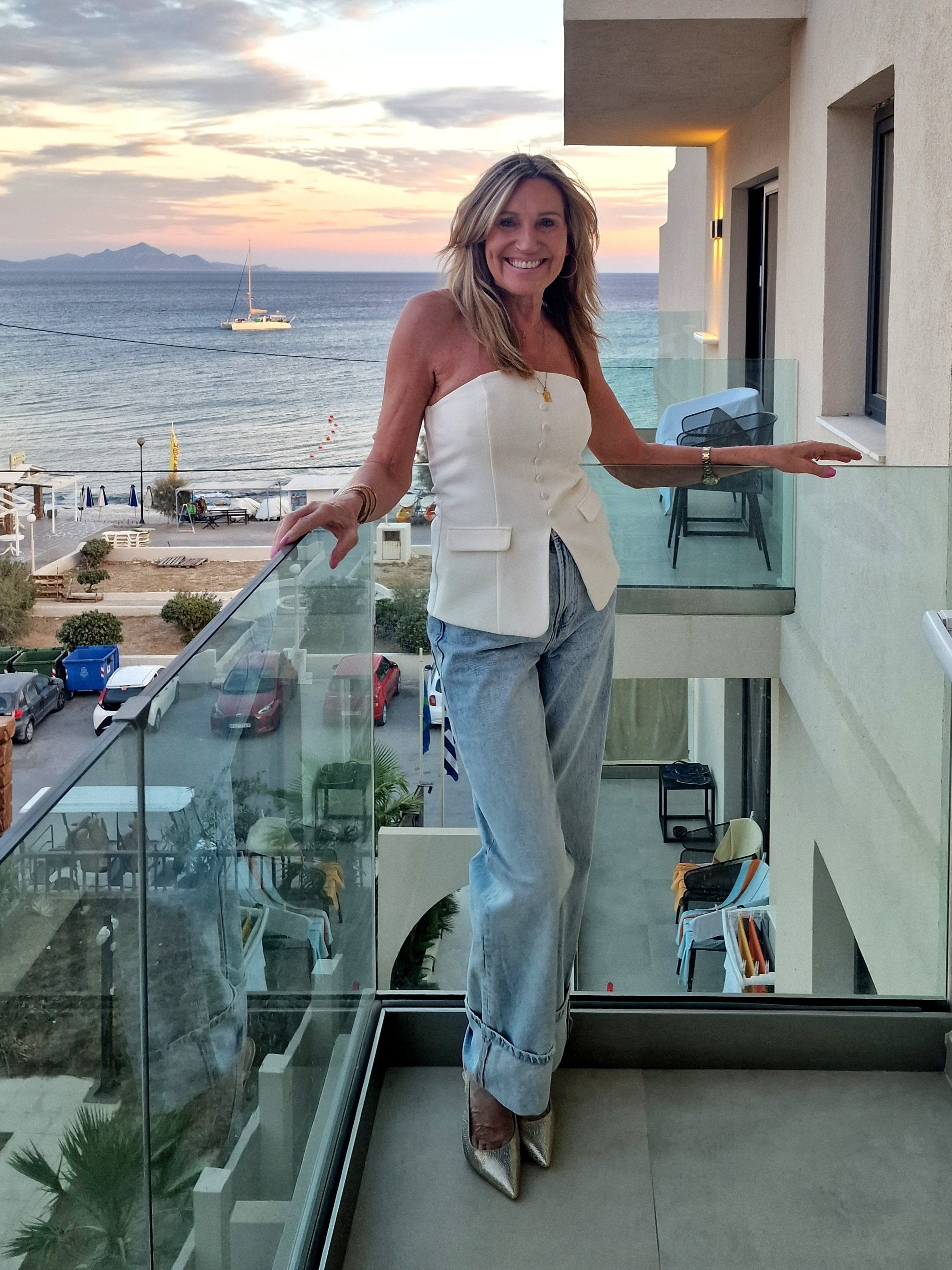 Jeans and a nice top holiday style

#LTKsale #LTKuk #LTKshoes