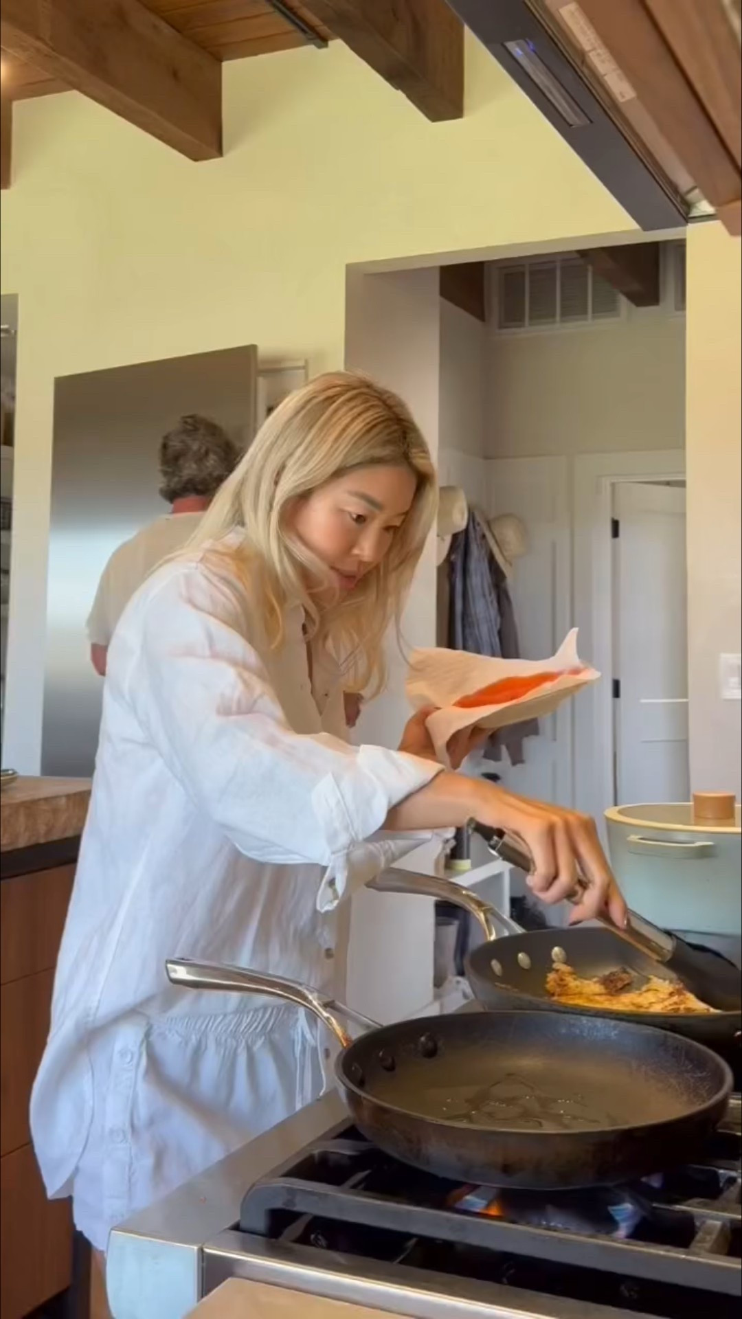 MISO SALMON CRISPY RICE BOWL🍴🤩✨

Get the full recipe on my blog rrayyme.com 
Perfectly crispy, macro balanced and how I’ve been marinating my salmon so it’s not boring! You can use this glaze on ANY protein but I needed the omega 3 boost and this bowl tastes amazinggg I crave it all the time now!

#salmon #salmonrecipe #healthyrecipes #lunchideas #macro #easyrecipes #japanese #japanesefood #crispyrice

#LTKHome