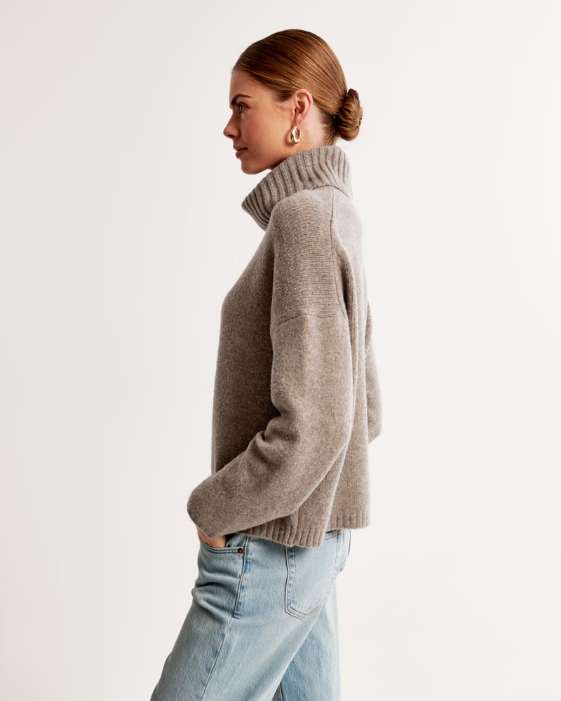 Wedge Turtleneck Sweater | Abercrombie & Fitch (US)