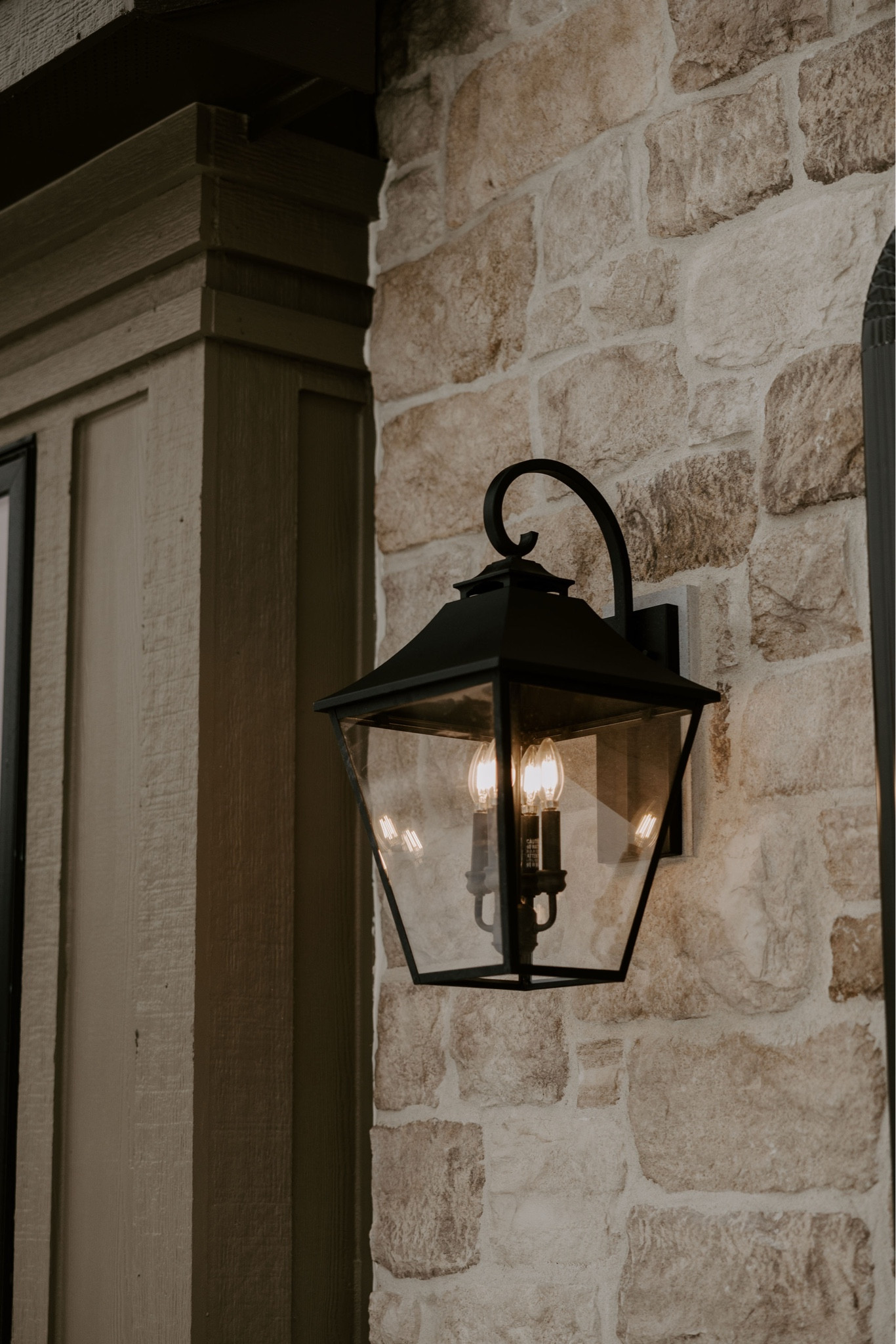 The prettiest exterior lanterns! Exterior lighting


#LTKHome #LTKSaleAlert #LTKStyleTip