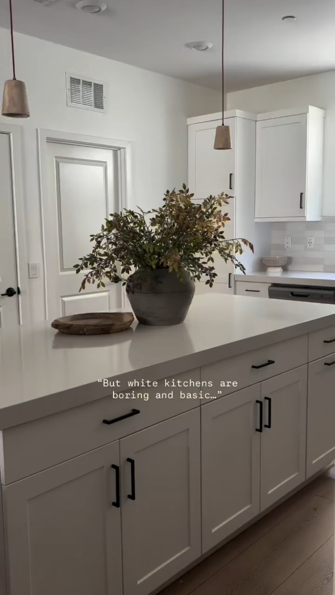 People love to say white kitchens are boring or overdone… but they’ve always felt like home to me. Clean, simple, and timeless

🏷️ kitchen inspo, white kitchen, simple and minimal kitchen, neutral home, affordable home finds