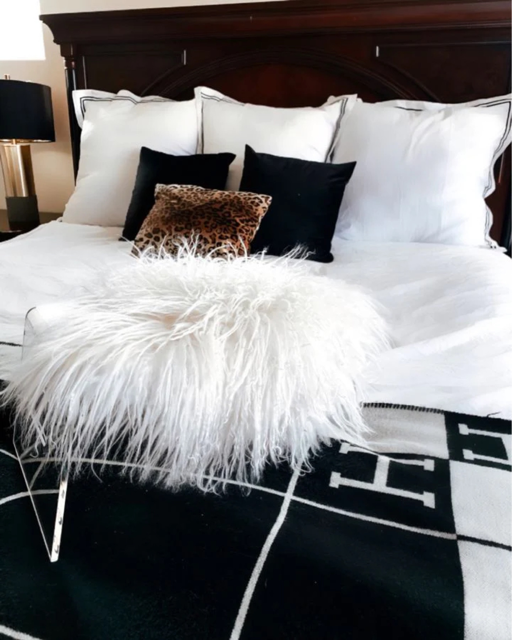 LTK SALE 9/18-20! H- Blanket on sale - Hermes look a like  Shop The Styled Collection Buttery Blankets; the Barefoot Dreams blanket dupe look for less! 40% OFF SITEWIDE! 

#LTKSale #LTKhome #LTKsalealert #LTKSale