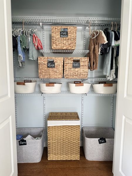 Loving our nursery closet, now that it’s all organized! Linking the closet system and baskets. 
