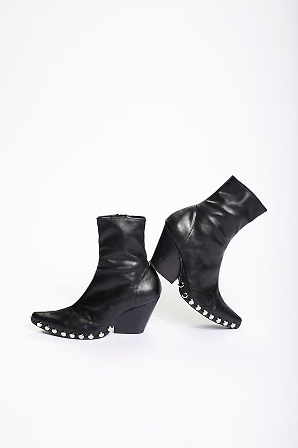 https://www.freepeople.com/shop/jagger-boot/?category=SEARCHRESULTS&color=001&quantity=1&type=REGULA | Free People