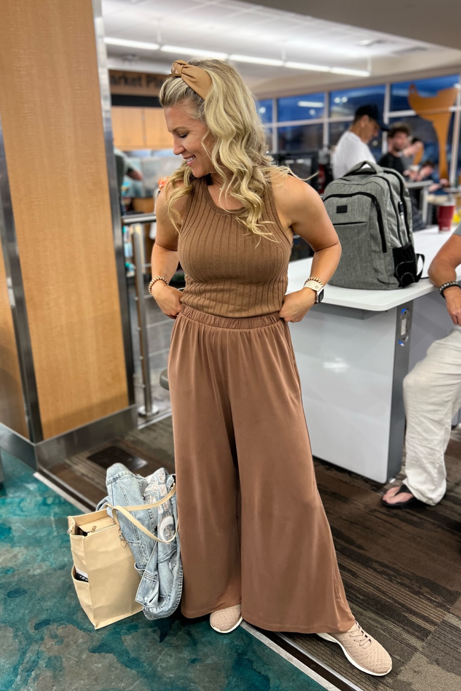 Looking for a cute travel fit that comfy and also light? This set is on sale for MDW and comes in other colors. Don’t forget this tote, it literally fits everything! Code HOUSEOFBONZI saves even MORE off everything Splendid!

#LTKTravel #LTKStyleTip #LTKFindsUnder100