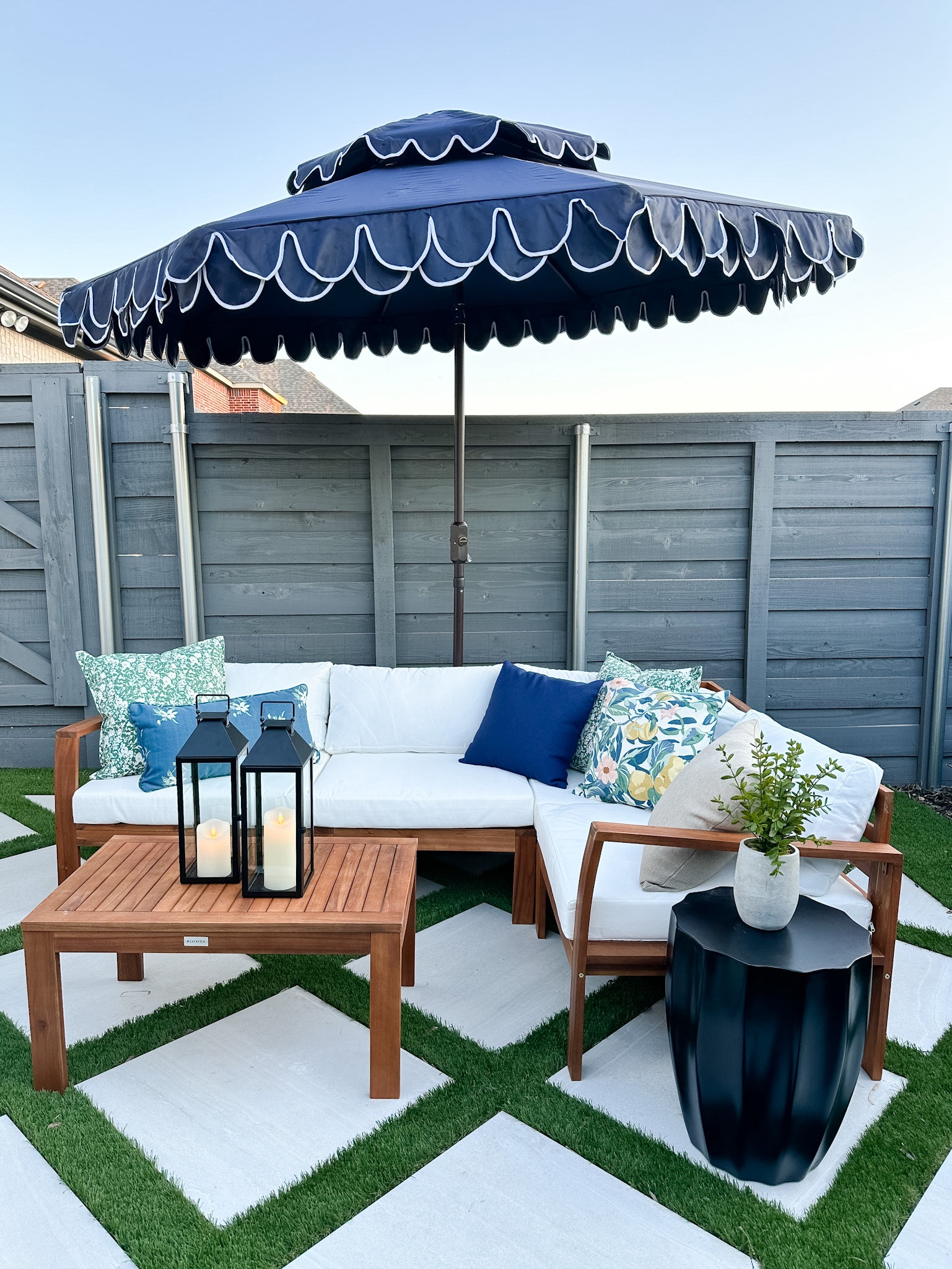 Outdoor patio furniture, pillows, umbrella, side table, target, sale

#LTKSummerSales #LTKHome #LTKSaleAlert