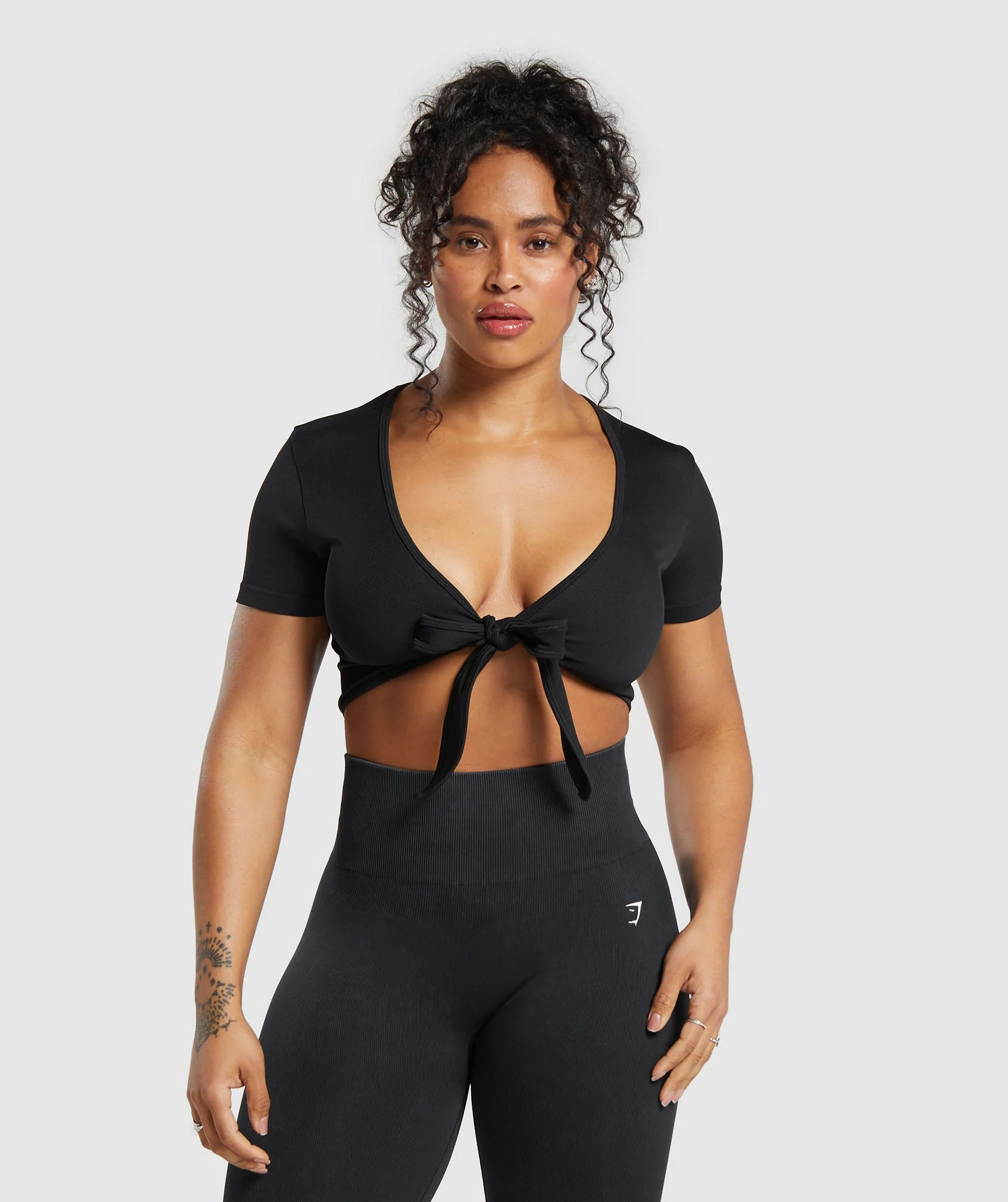 Gymshark Gains Seamless Fitted Crop Top - Black | Gymshark US
