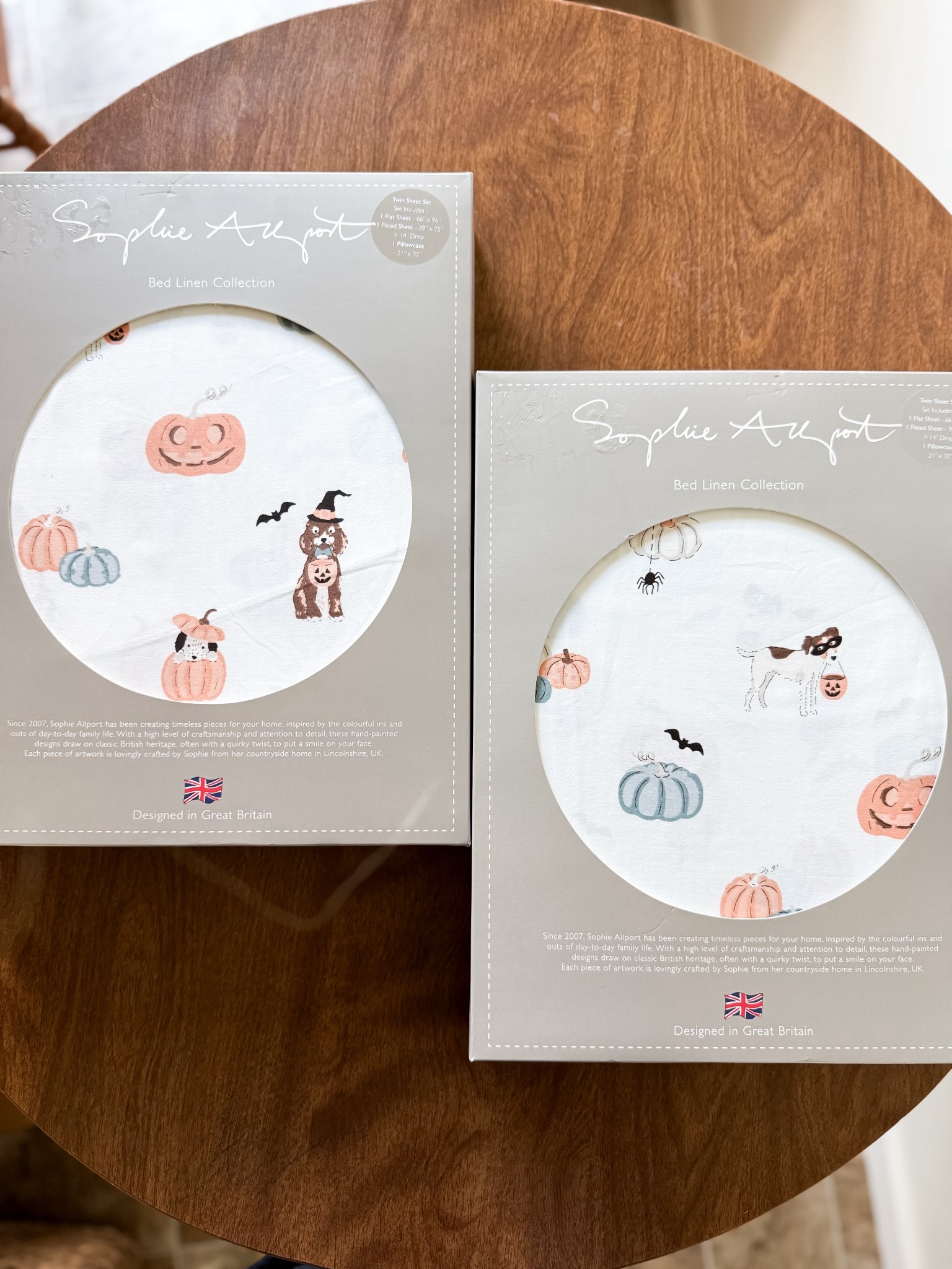 The cutest halloween bedding 🎃🐶



#LTKKids #LTKHome #LTKSeasonal
