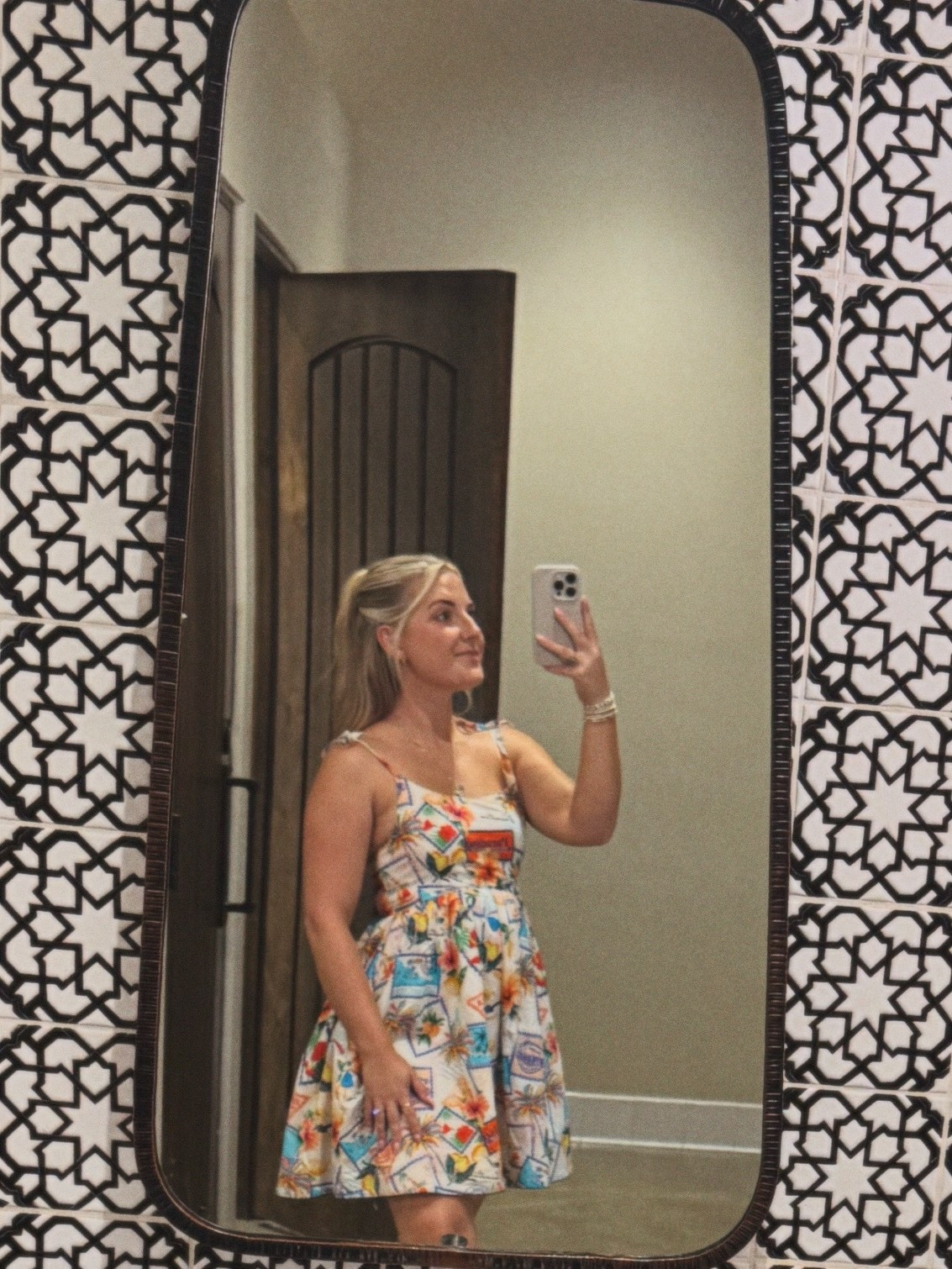 loving this vacation print sundress for a day of wine tasting 🍷

size xs

#LTKParties #LTKSeasonal #LTKPetite