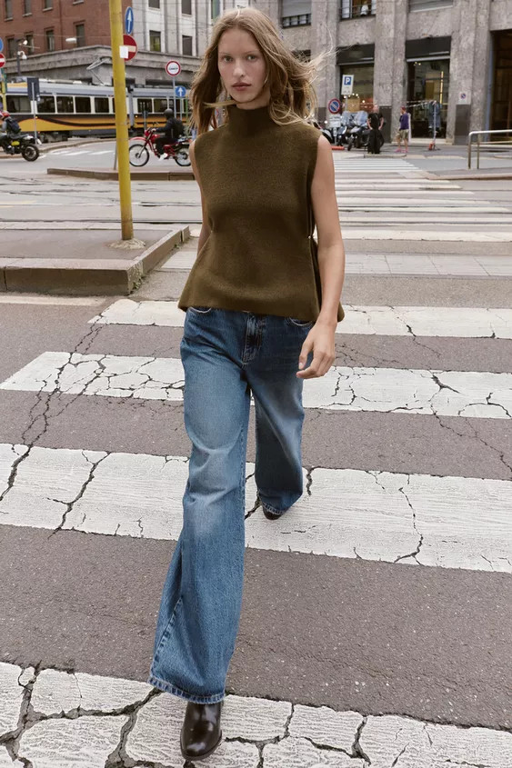 ASYMMETRIC KNIT TOP WITH SIDE APPLIQUÉS | Zara UK