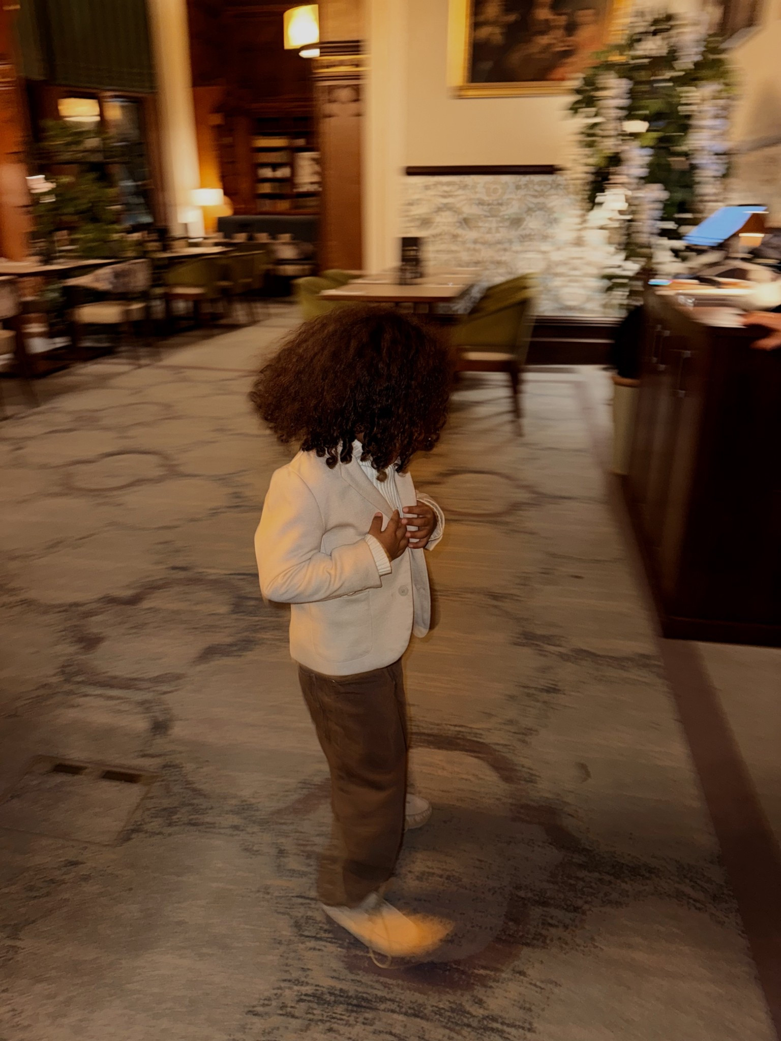 Outfit dets
Age in photo 3.5yrs old 

Blazer size 4 year old 