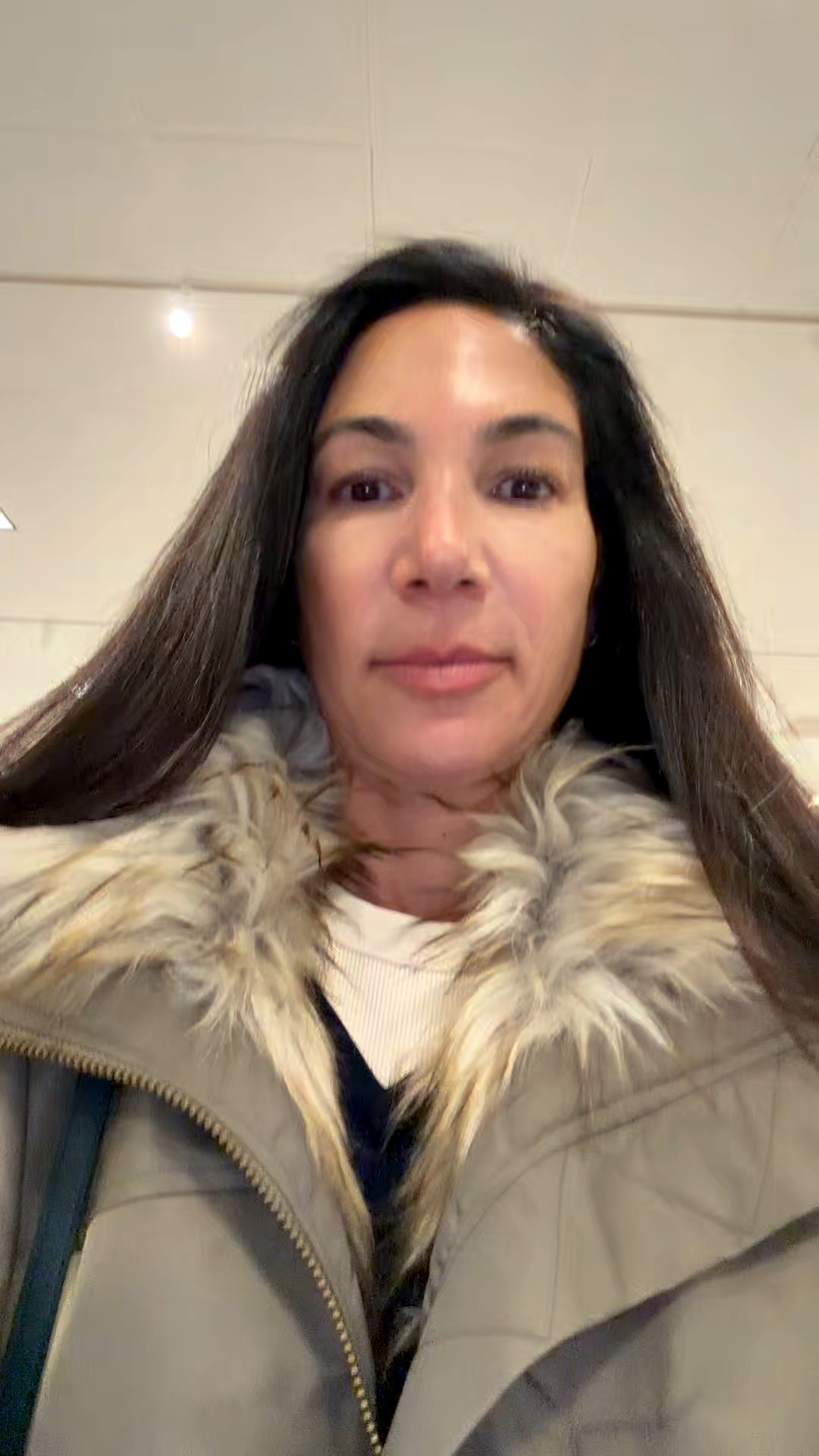 Fabulous stylish faux fur bomber perfect for the winter season!

#LTKSeasonal #LTKmomlife #LTKdayinmylife